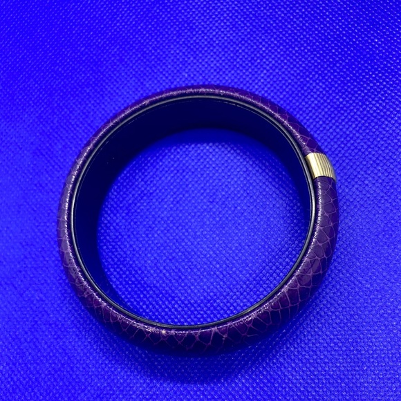 Genuine Leather Bangles (2) - Picture 8 of 11